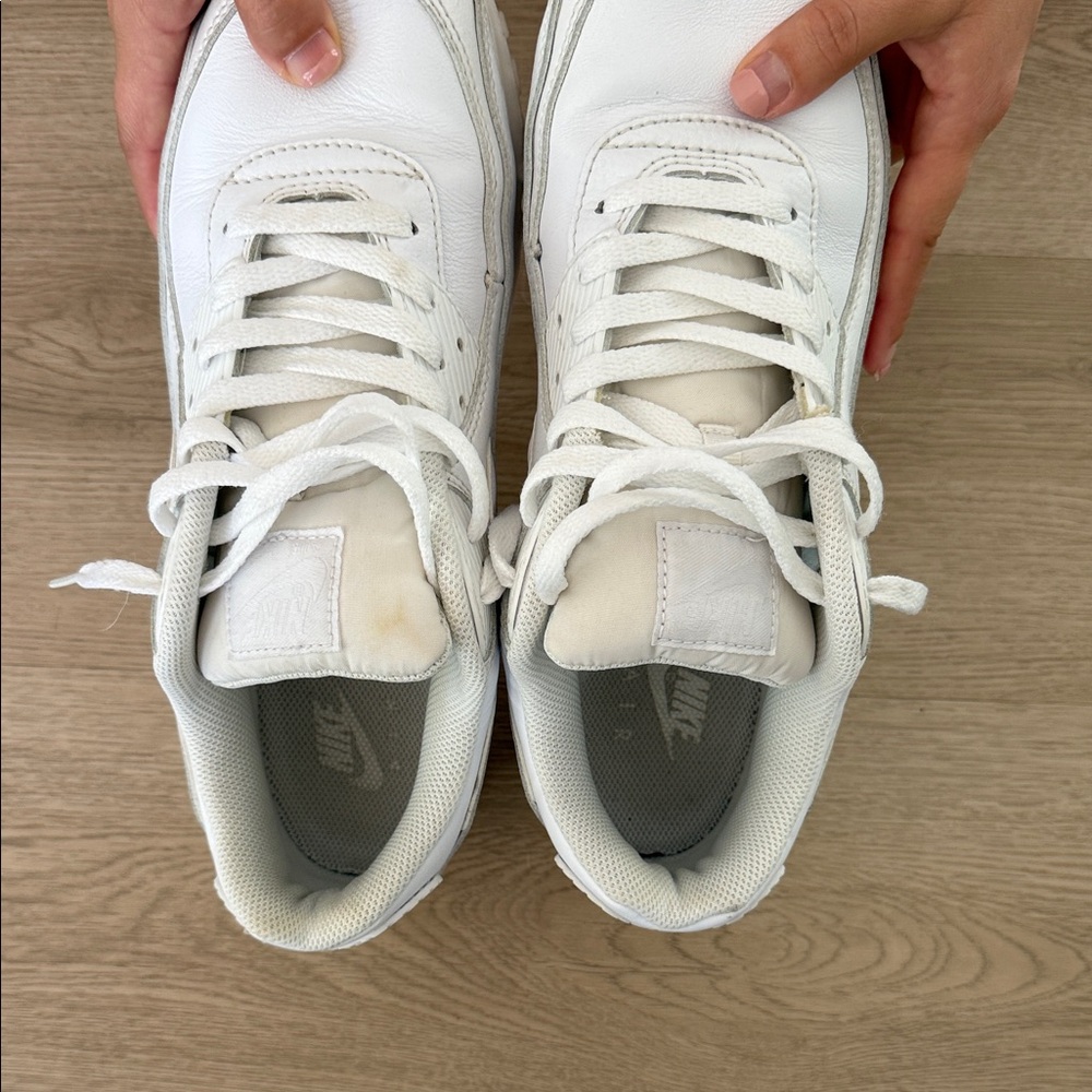 Nike White Athletic Shoes US 11 - Picture 5 of 5